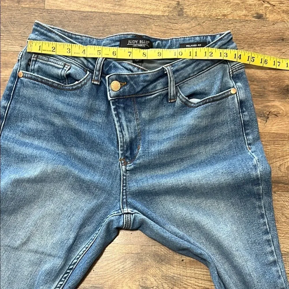 Judy Blue relaxed fit jeans size 7/28